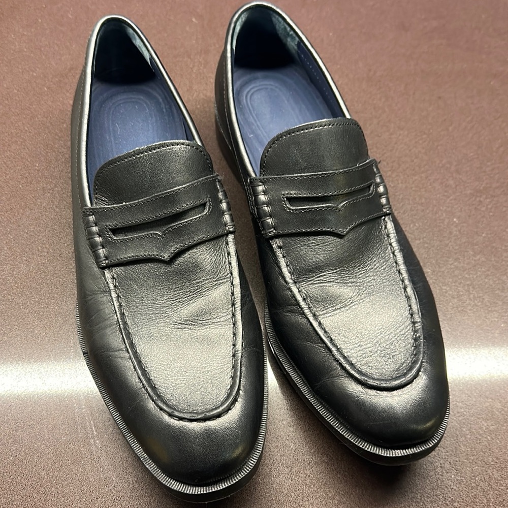 Cole Haan Black Leather Loafers (9.5M)